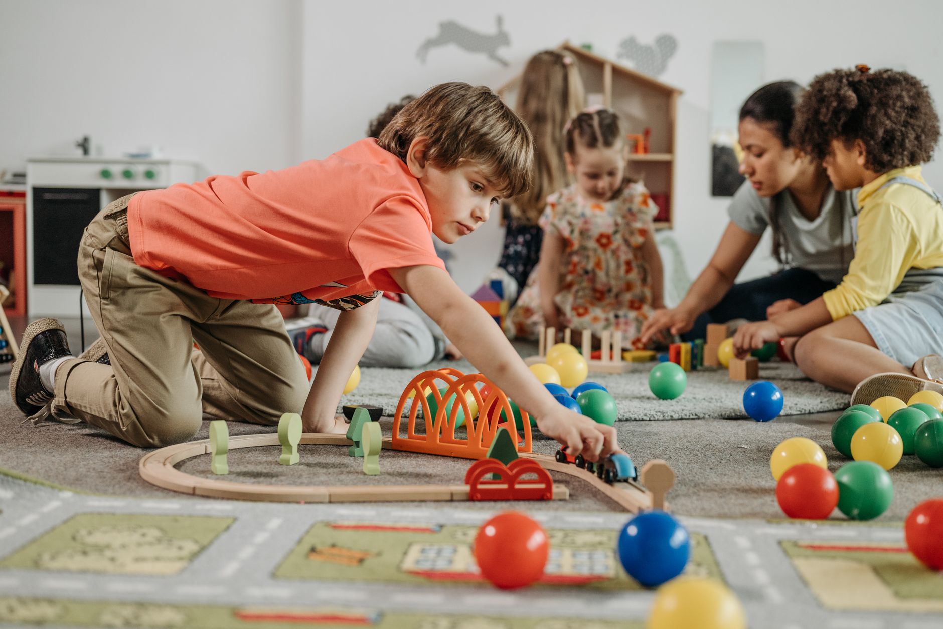 Effective Free Play Strategies for Starting a Playtime in Kindergarten